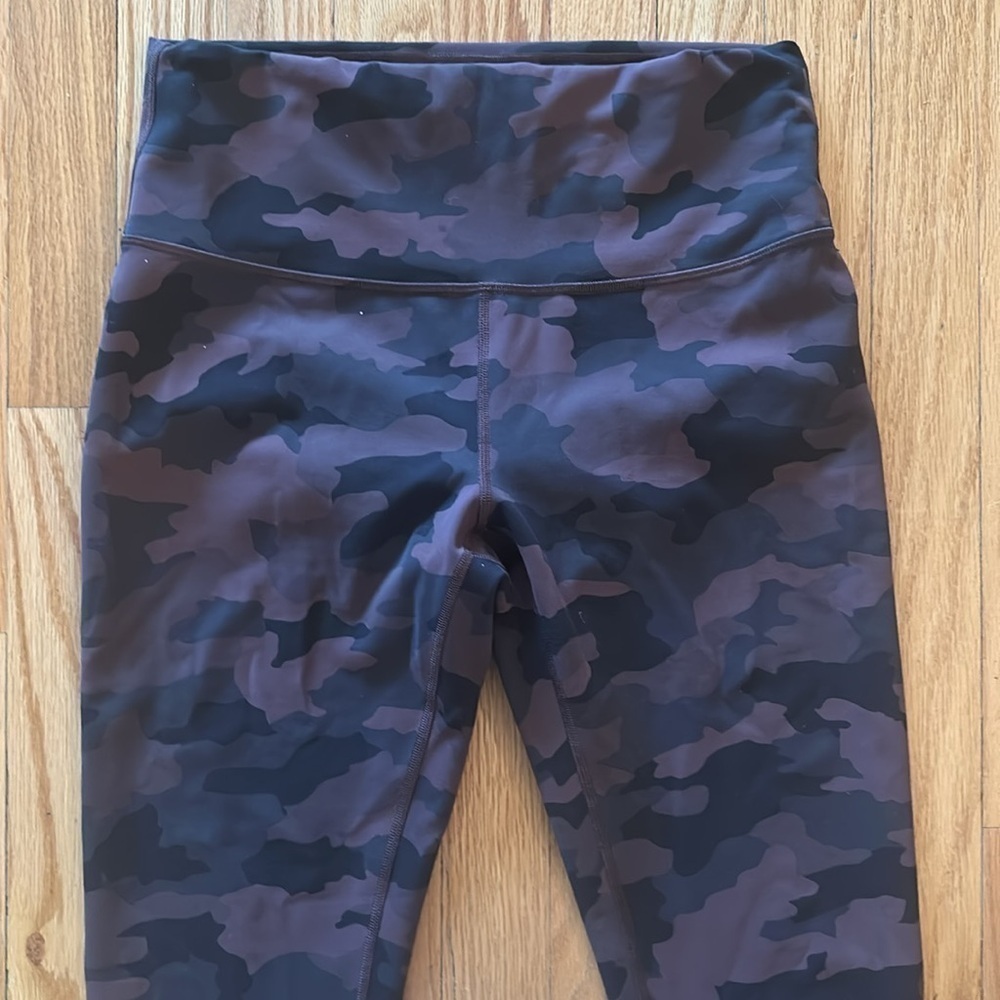 Lululemon sz 10 Wunder Train High-Rise Tight 25"
Heritage 365 Camo Brown Earth - Picture 5 of 15